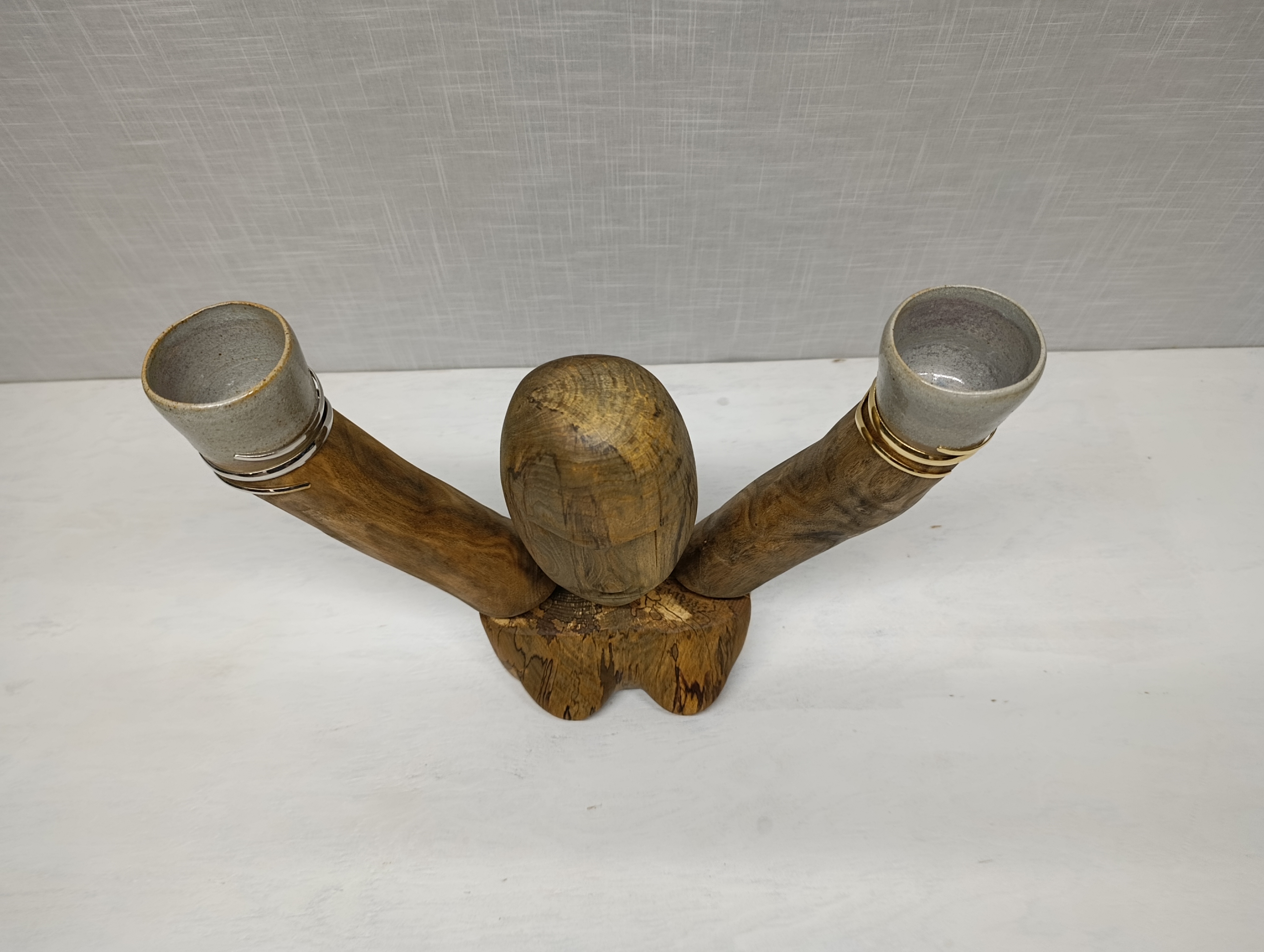 Sculpture organique en hêtre, cuivre et argile émaillée portant un arbre de jade. - vue 5
