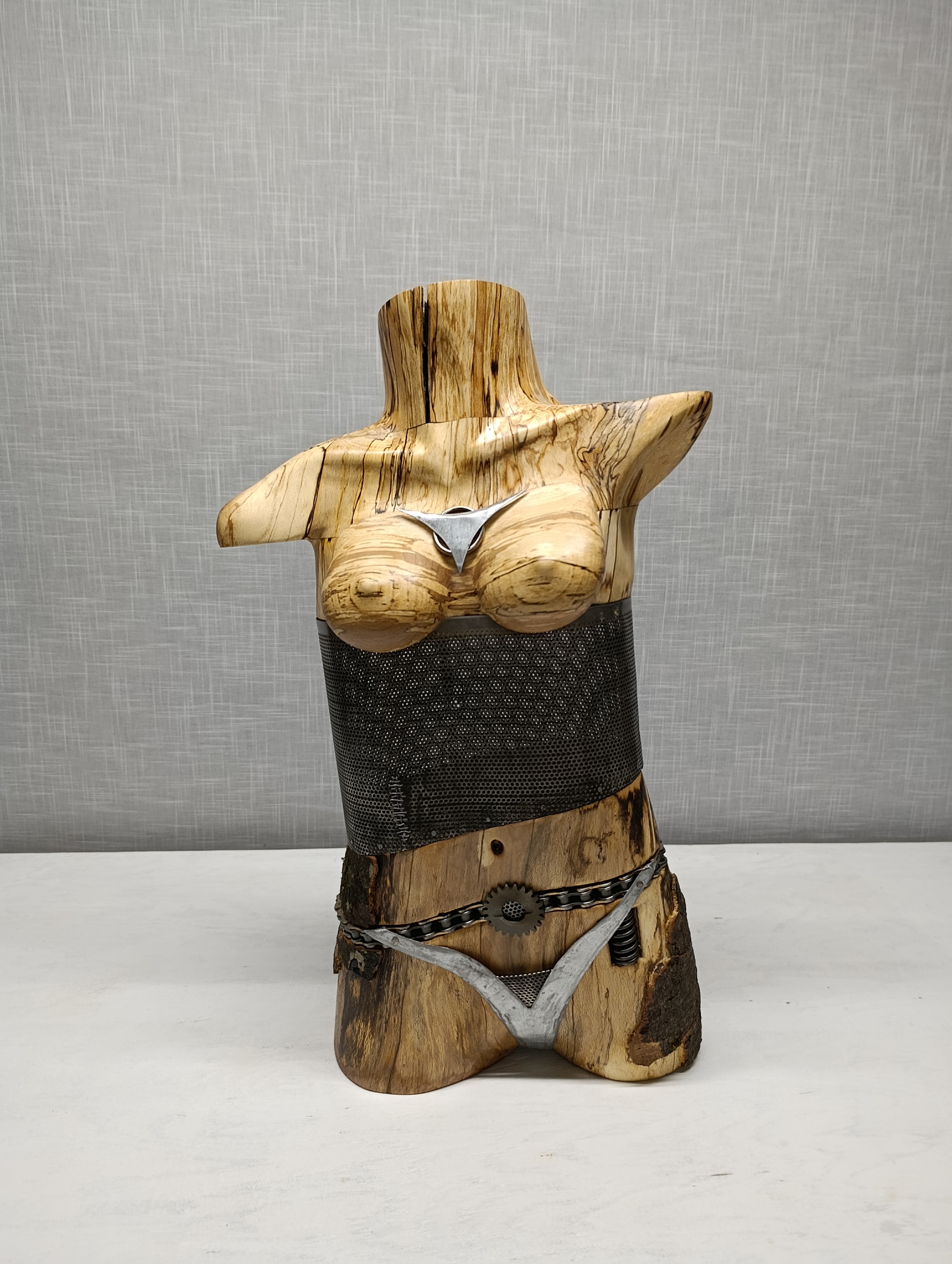 Sculpture buste femme métal bois steampunk.